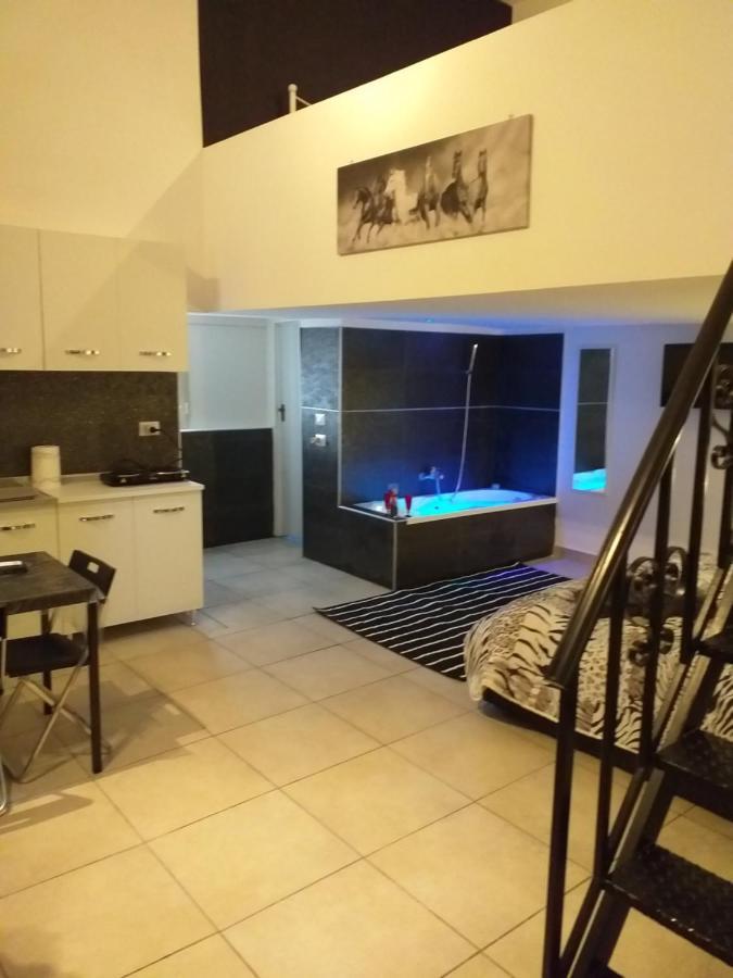 Appartement Casa Del Caravaggio à Naples Extérieur photo